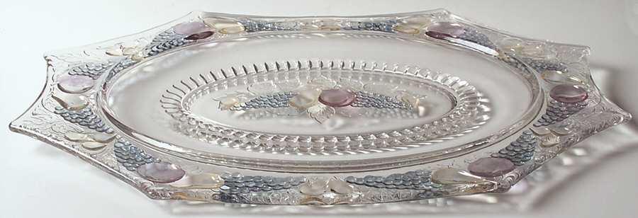 Della Robbia Flashed 16" Oval Platter by Westmoreland-1