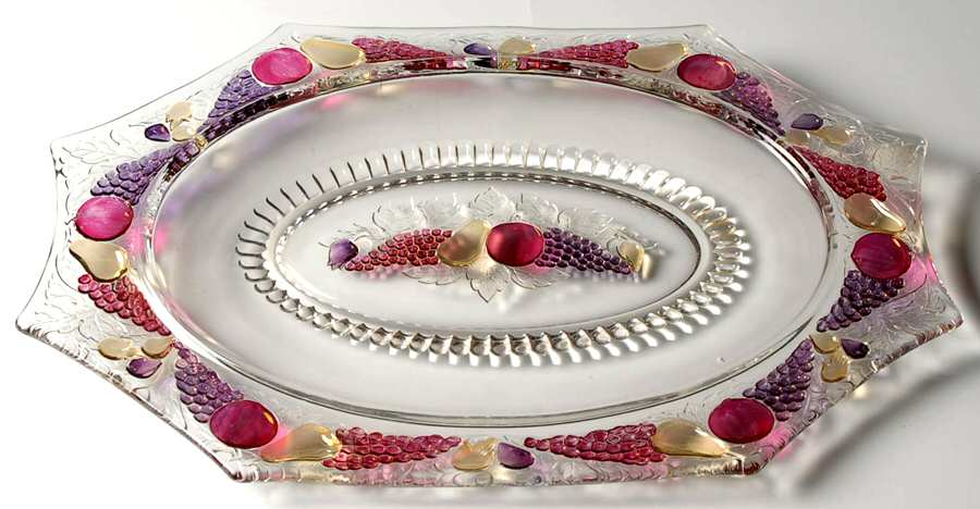 Della Robbia Flashed 16" Oval Platter by Westmoreland-1