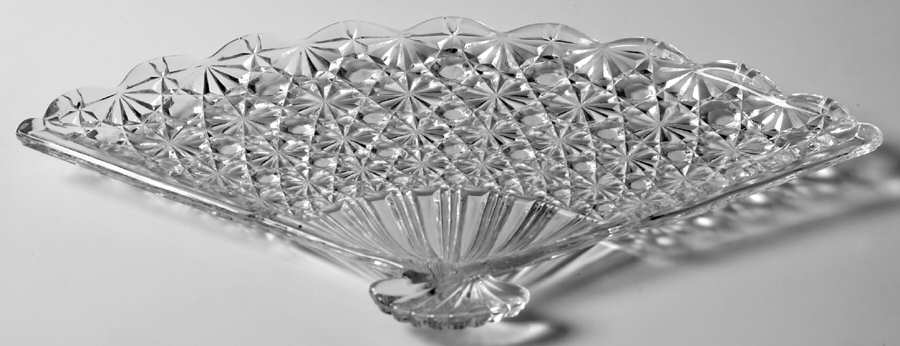 Daisy and Button Clear Fan Tray by L G Wright Glass-1