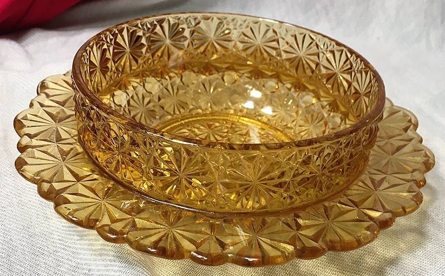 Daisy and Button Amber Honey Dish No Lid by L G Wright Glass-1