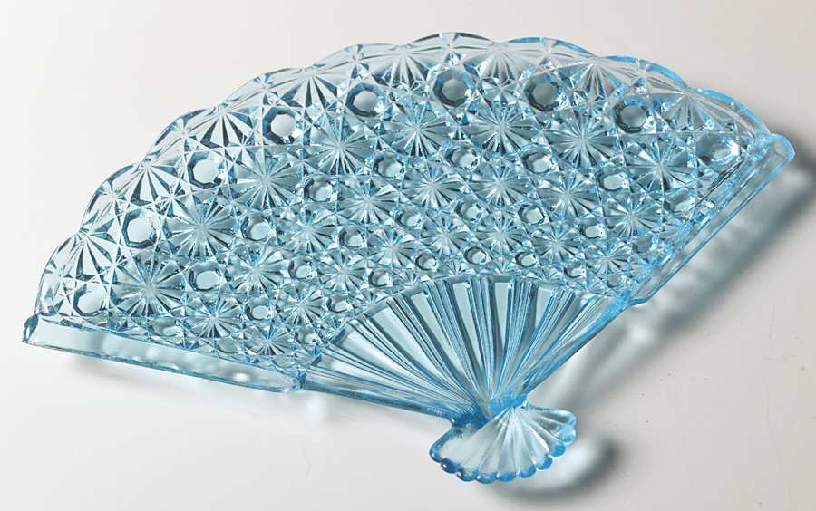 Daisy and Button Blue Fan Tray by L G Wright Glass-1