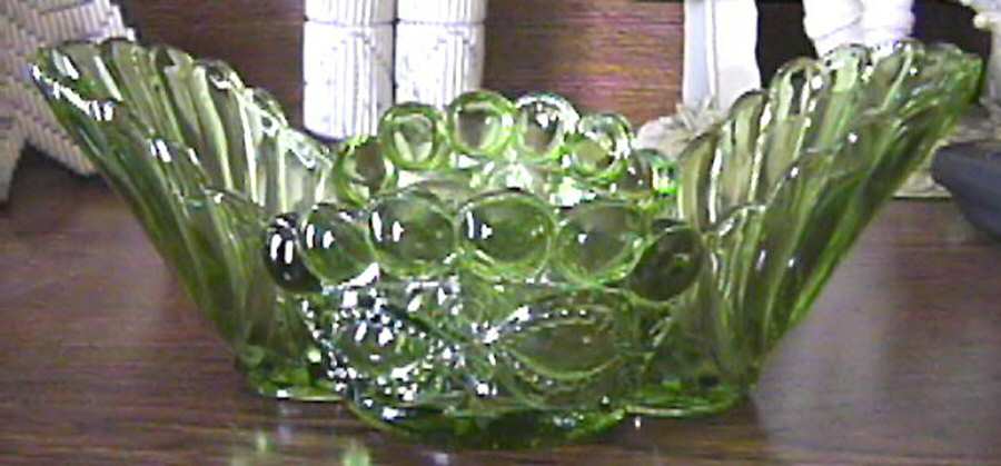 Eyewinker Green Pickle Dish by L G Wright Glass-1
