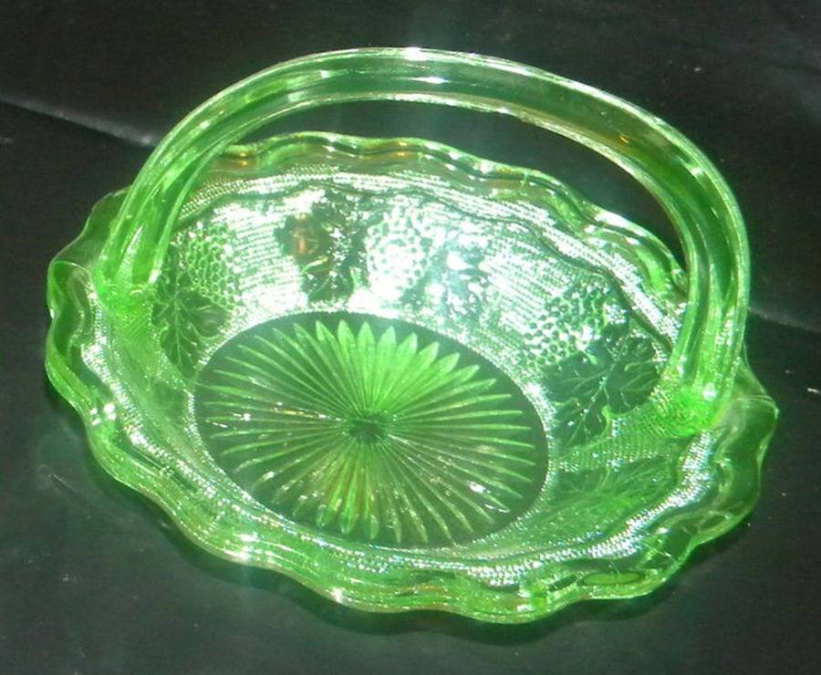 Woolworth Green 5" Basket by Westmoreland-1