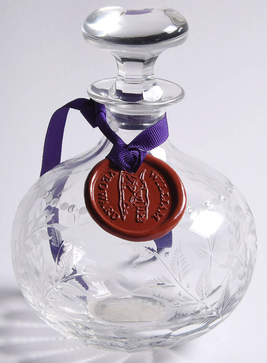 Fern Round Perfume Bottle & Stopper by William Yeoward-1