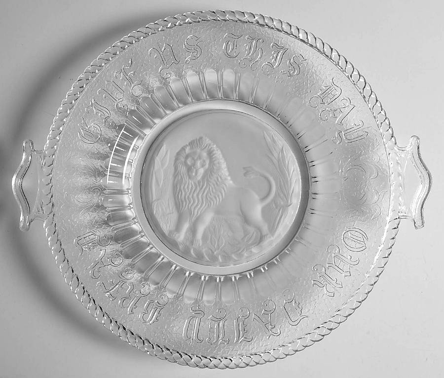 Lion 10" Handled Tray by L G Wright Glass-1