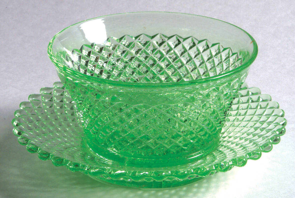 English Hobnail Green (Round Foot) Finger Bowl & Underplate by Westmoreland-1