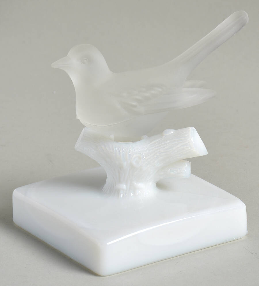 Animals & Figurines #WR-2 Wren Bird on White Perch by Westmoreland-1