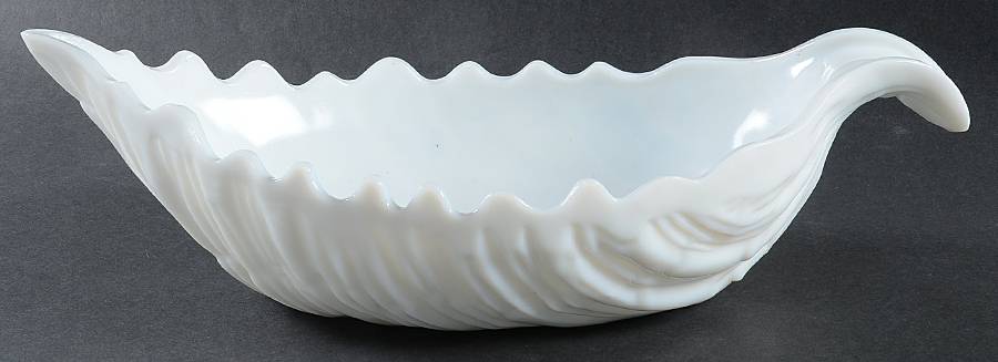 Animals & Figurines 14" Leaf Shape Bowl by Westmoreland-1