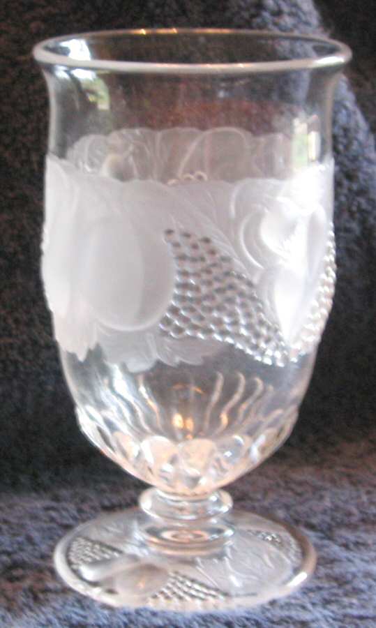 Della Robbia Clear (Frosted Fruit Only) Iced Tea by Westmoreland-1