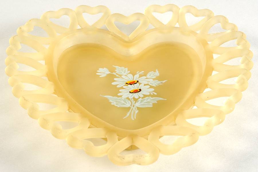 Daisy Decal Yellow Mist Heart Shape Plate by Westmoreland-1
