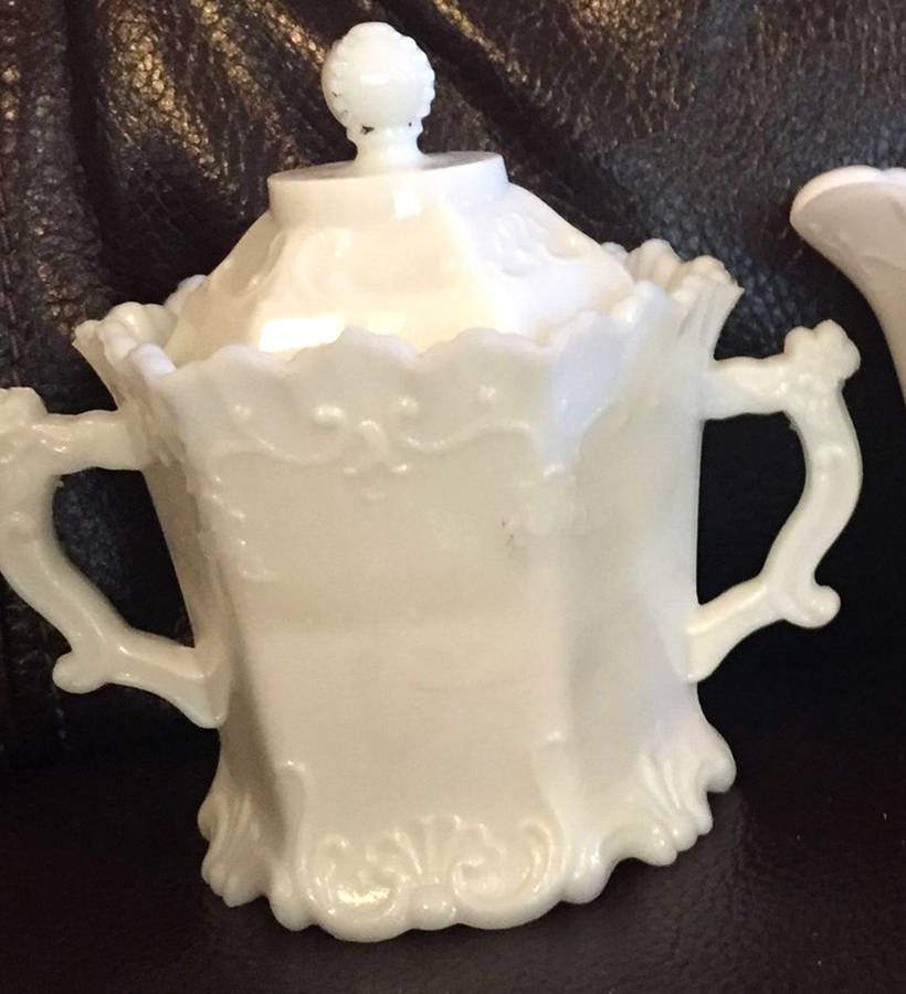 Paneled Forget Me Not Milkglass Sugar Bowl & Lid by Westmoreland-1