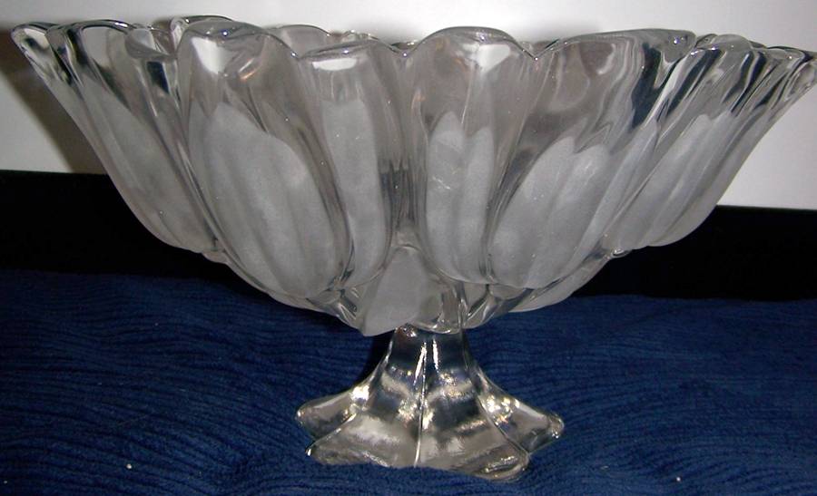 Sylvia-Frosted Footed Bowl by Walther-Glas-1