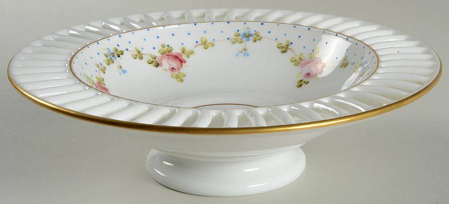 Spoke and Rim Roses and Blue Dots 10" Footed Round Bowl by Westmoreland-1