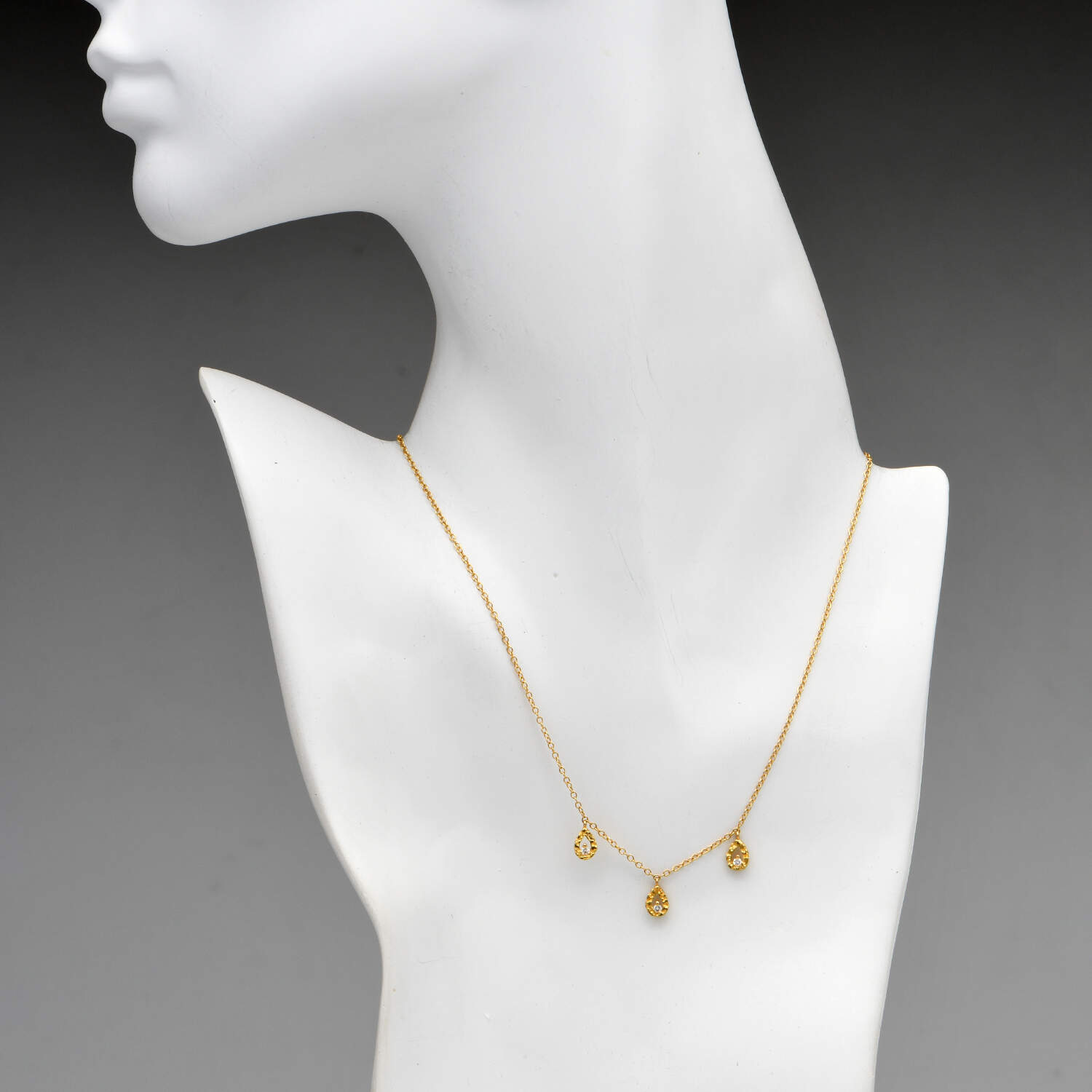 18KY Petite Diamond(0.06) Textured Droplet Necklace-4