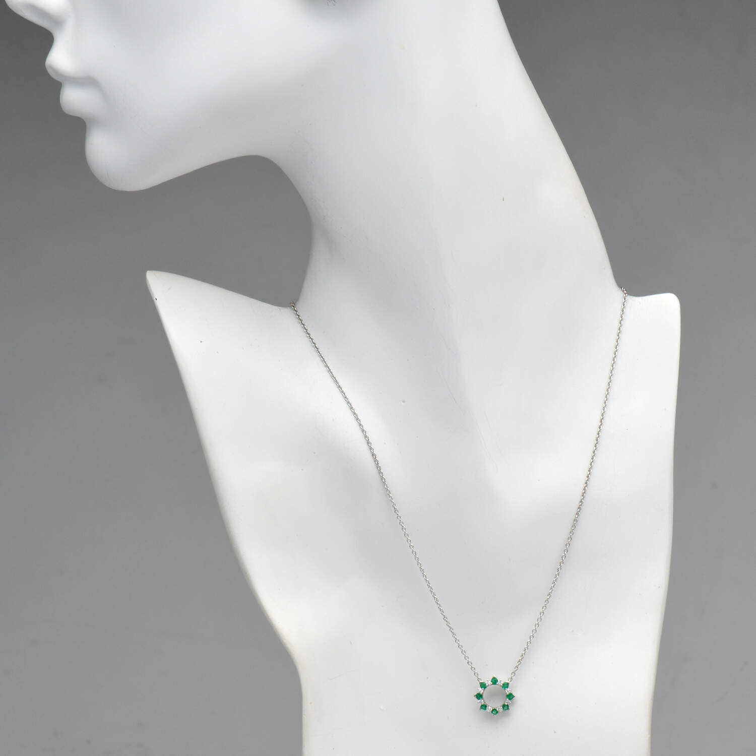 14KW Emerald(0.32) & Diamond(0.12) Circle Necklace-4