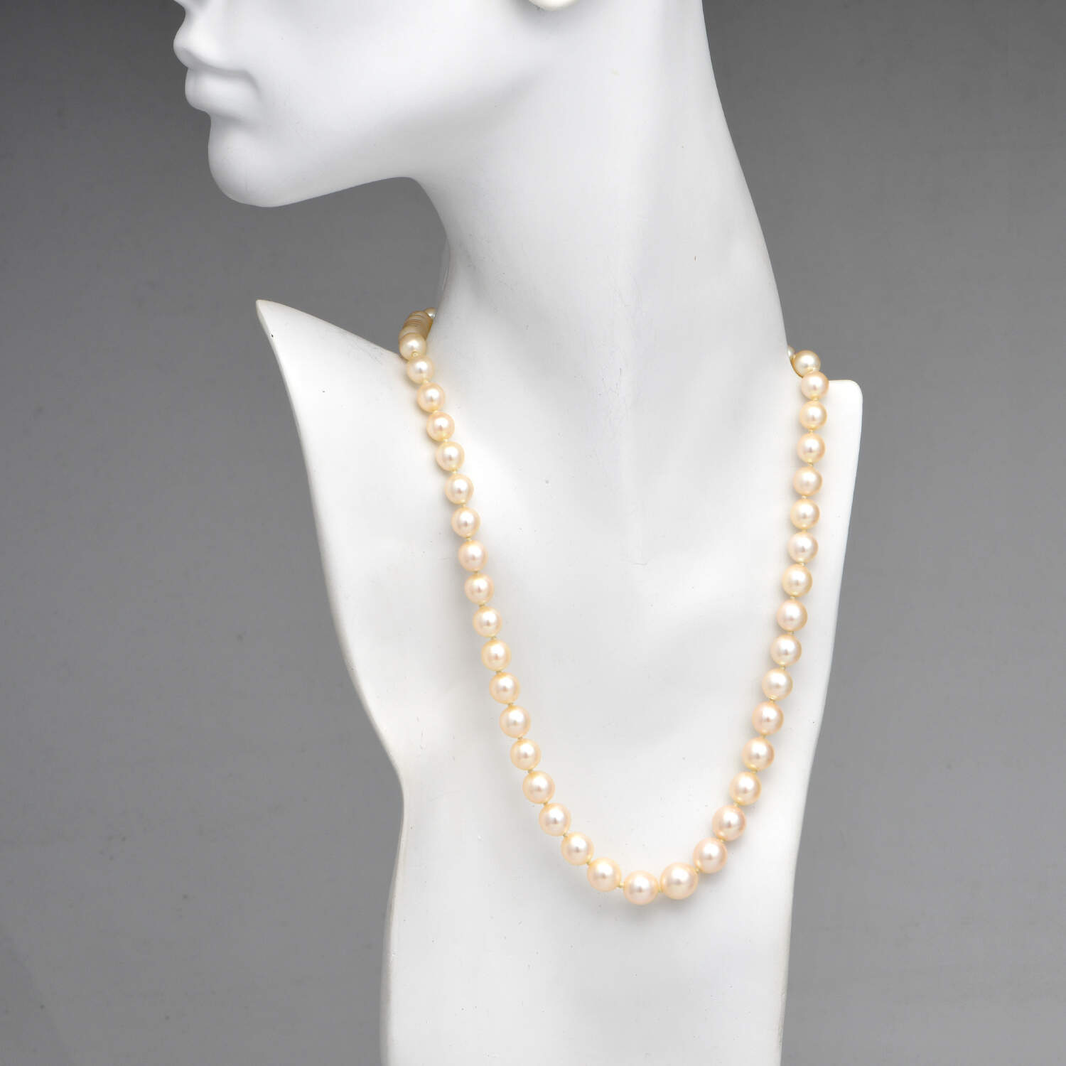 12KW Graduated Pearl(7.0-10.0 mm) with Diamond(0.10) Clasp Necklace-3