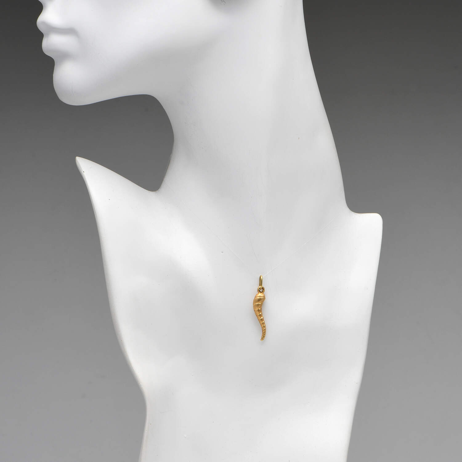 18KY Italian Textured Horn Pendant-3