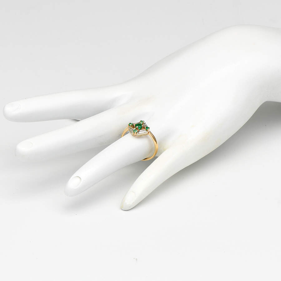 18KY Emerald(0.27) & Diamond(0.28) Geometric Ring-5