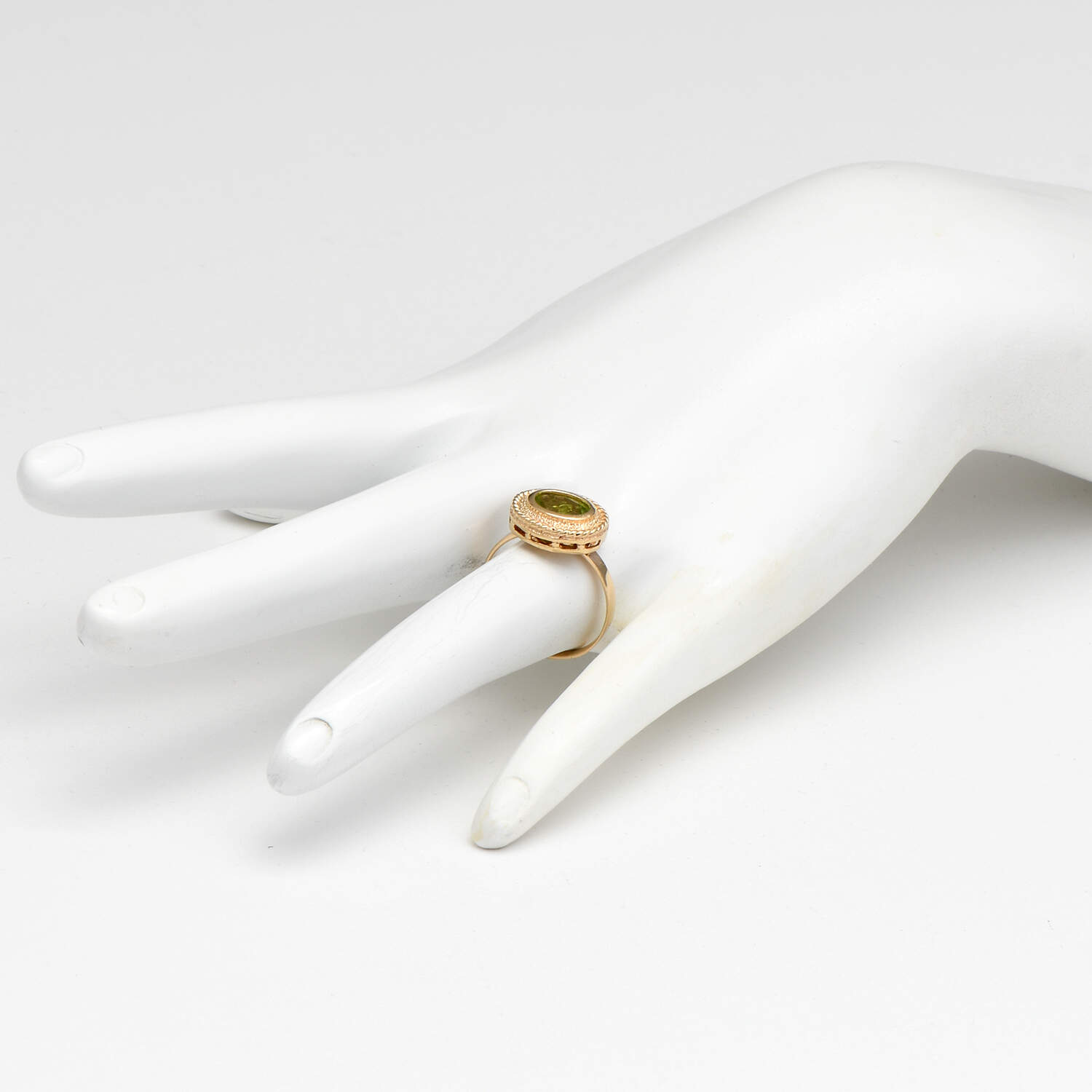 14KY Peridot(1.30) Bezel Ring-6