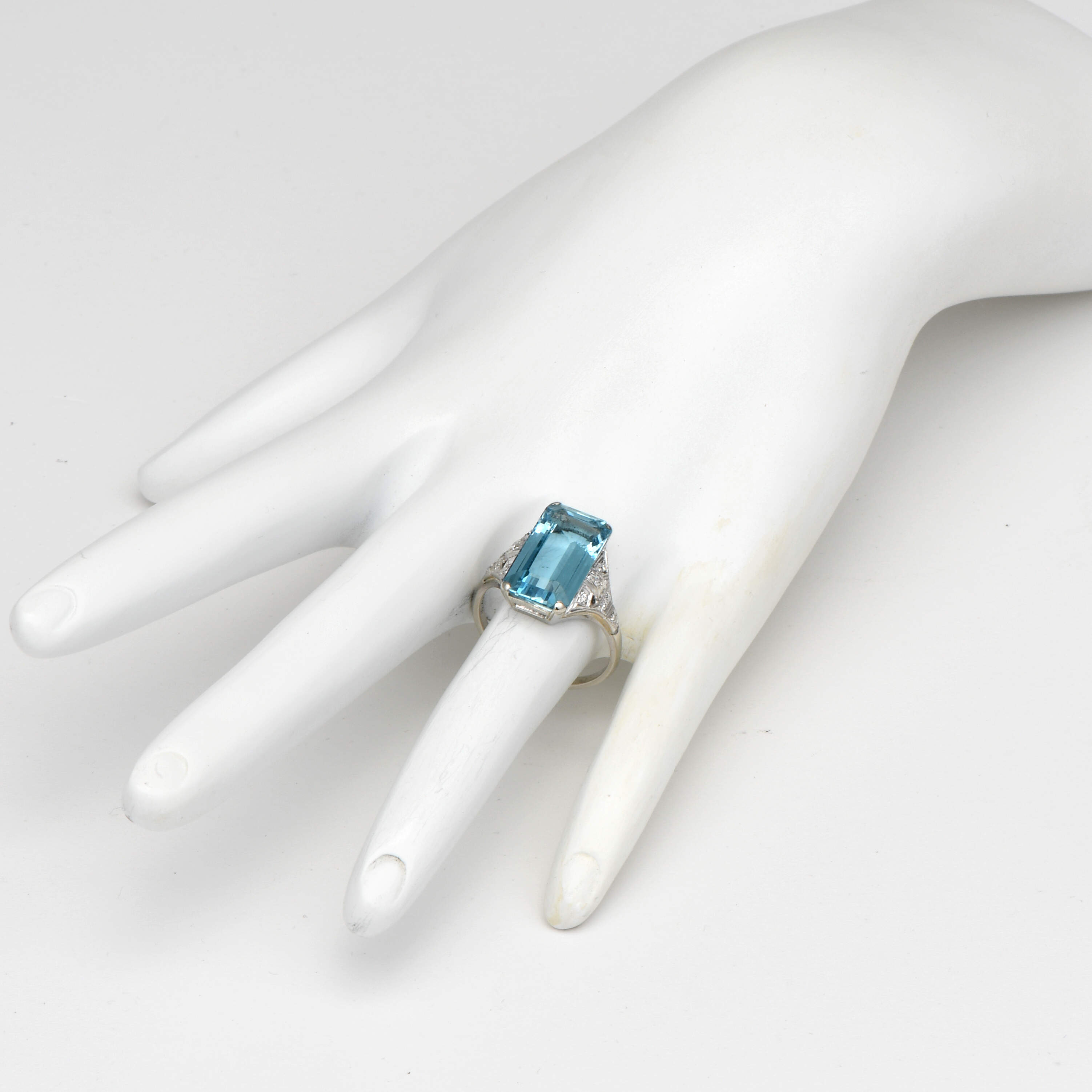 14KW Art Deco Aquamarine(5.87) & Diamond(0.06) Ring-6
