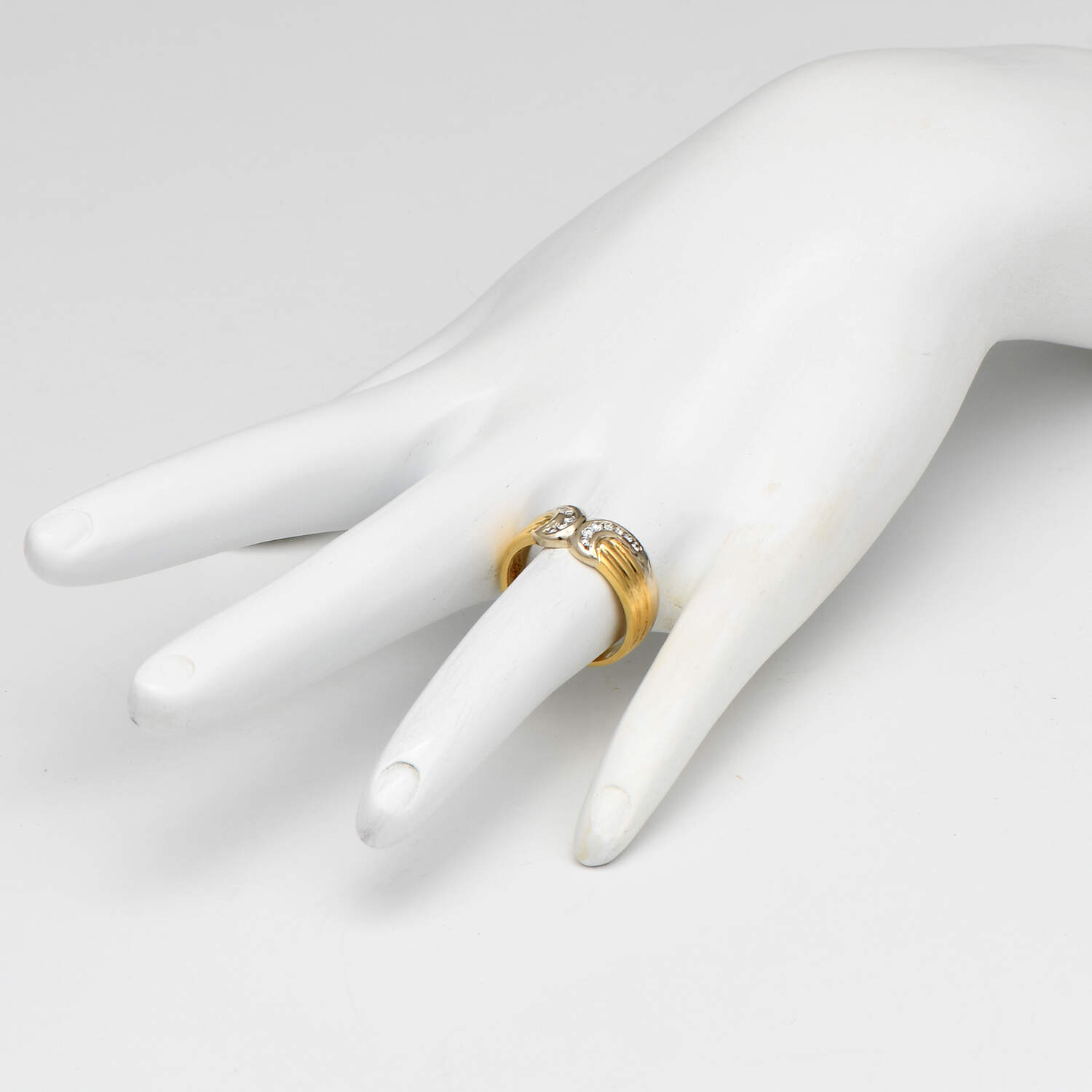 18KY Double Diamond(0.16) Channel Band Ring-6