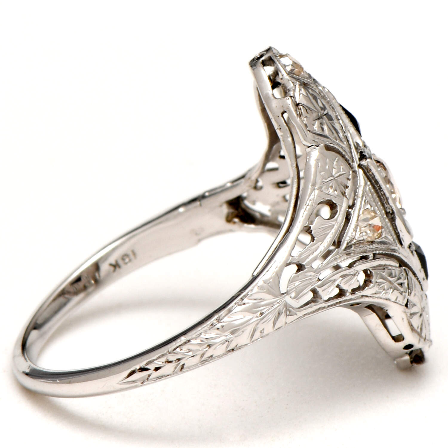 18KW Art Deco Diamond(0.26) & Sapphire(0.20) Shield Ring-4