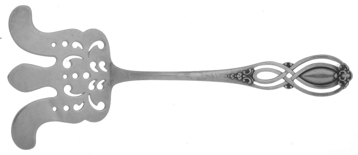 Chippendale-Old (Sterling, 1900) Solid Flat Sardine Server by Alvin-1