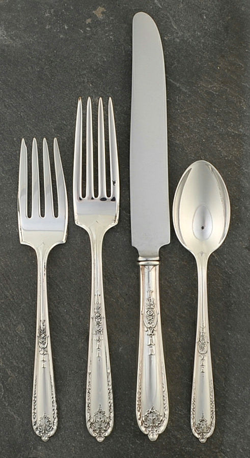 Della Robbia (Sterling, 1922, No Monograms) 4 Piece Place Size Setting by Alvin-1