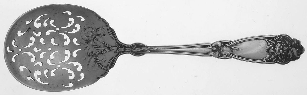 Fleur De Lis (Sterling, 1907) Pierced Nut Serving Spoon by Alvin-1
