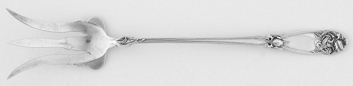 Fleur De Lis (Sterling, 1907) Small Lettuce Serving Fork by Alvin-1