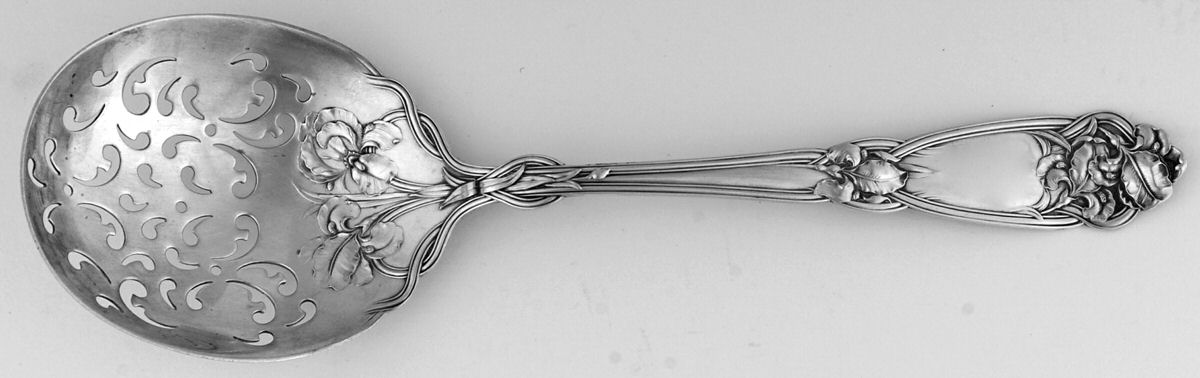 Fleur De Lis (Sterling, 1907) Pierced Nut Serving Spoon by Alvin-1