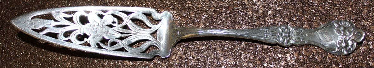 Majestic (Sterling, 1900, No Monograms) Jelly/Cake Server by Alvin-1