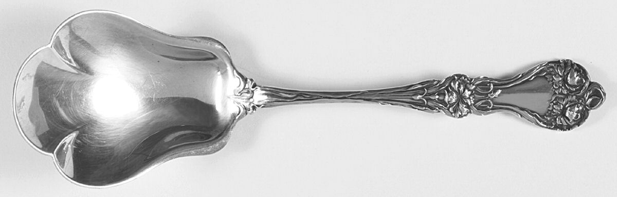 Majestic (Sterling, 1900, No Monograms) Large Solid Berry/Casserole Spoon by Alvin-1