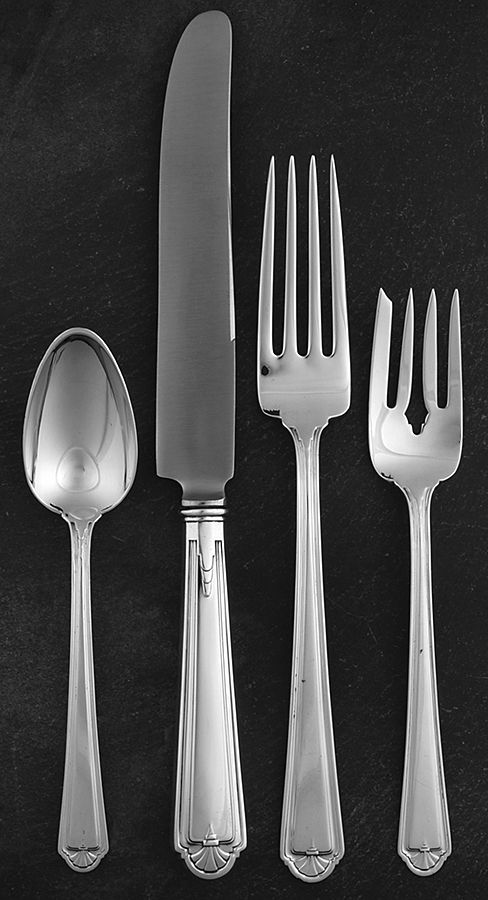 Modern Colonial (Sterling, 1928) 4 Piece Dinner Size Setting by Alvin-1