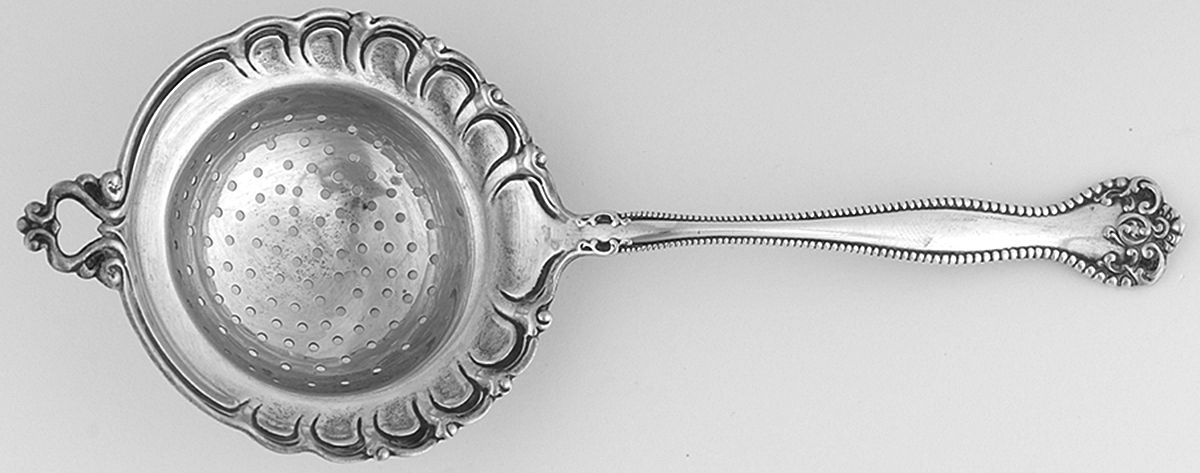 Raleigh (Sterling, 1900) Solid Individual Overcup Tea Strainer by Alvin-1