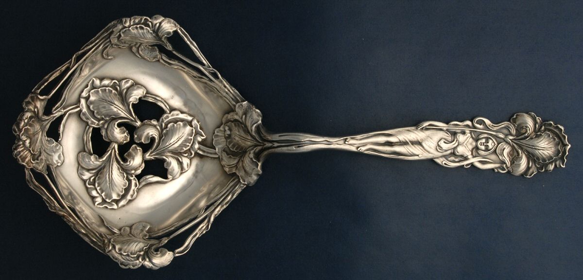 Raphael (Sterling, 1902) Large Pierced Bon Bon Server by Alvin-1