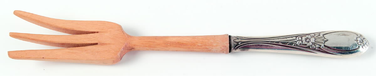 Colonial Rose (Sterling, 1948) Salad Serving Fork with Wooden Prongs by Amston-1