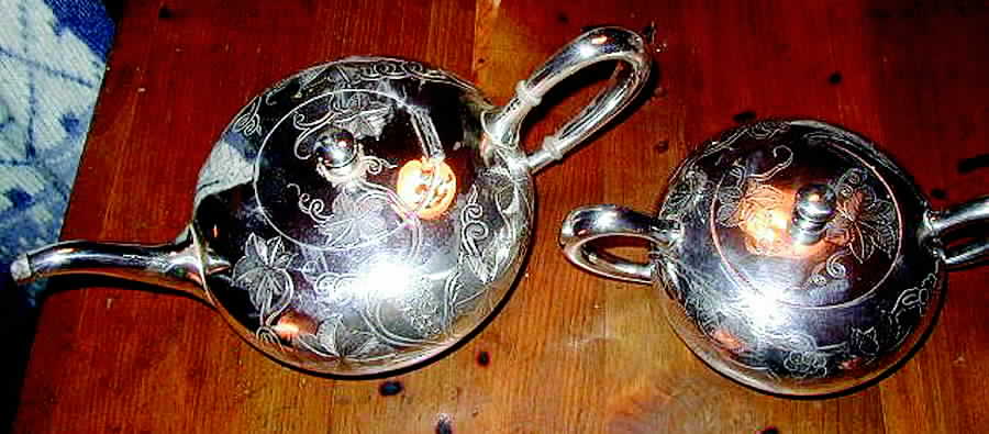AEP1 (Silverplate, Hollowware) Teapot by Adelphi-1