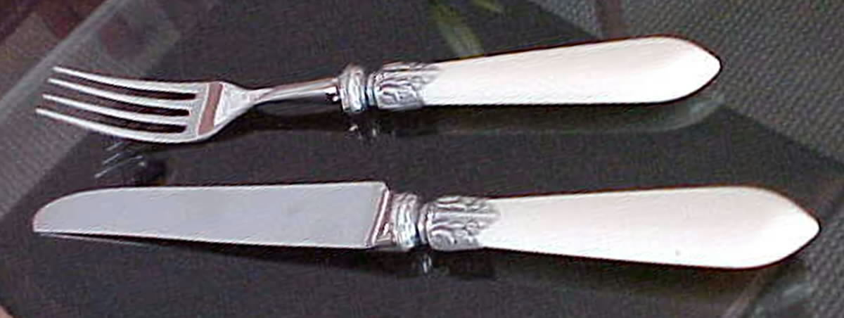 Colchique-Ivory (Silverplate Laurel, Resin) Fork by Alain Saint Joanis-1