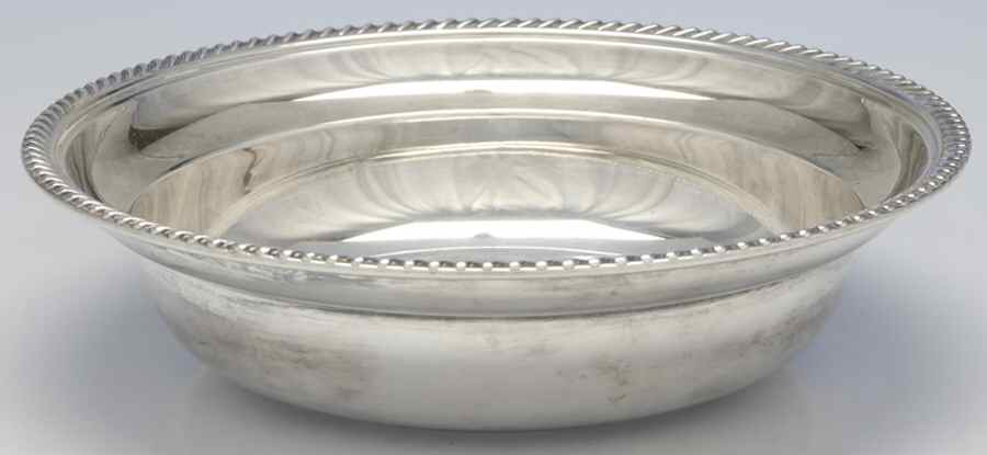 93 (Silverplate, Hollowware) 9" Round Vegetable Bowl by Art Silver -1