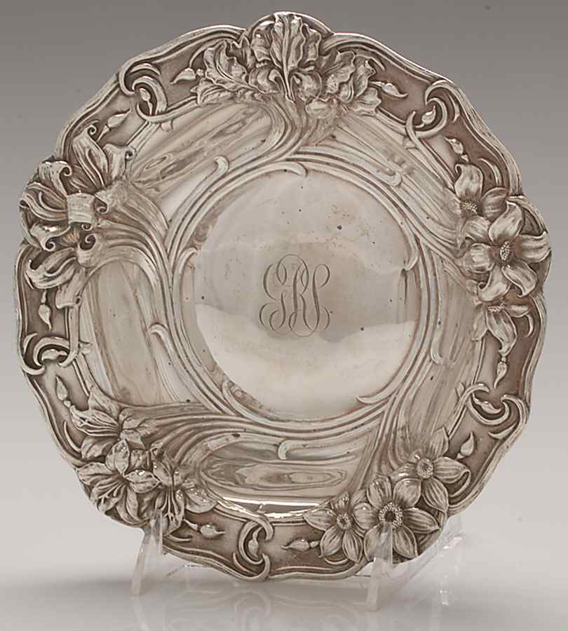 2621 (Sterling, Hollowware) 8" Round Vegetable by Alvin-1
