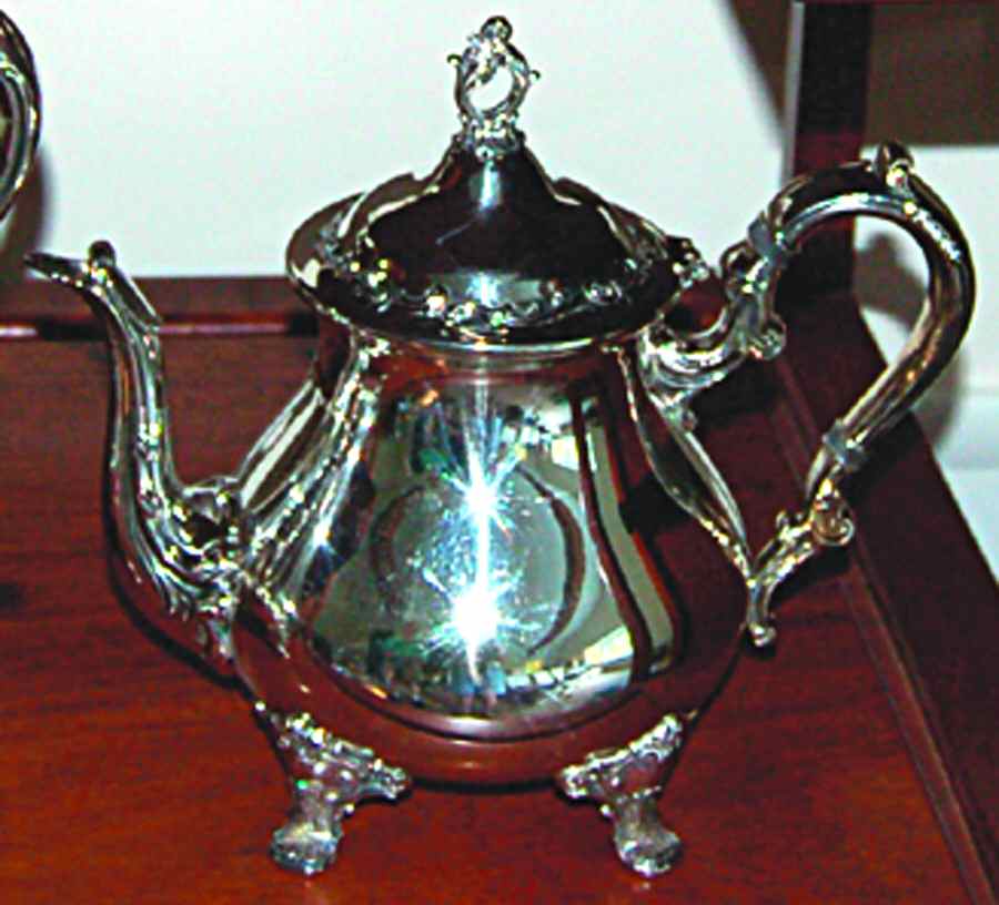 French Scroll (Silverplate, Hollowware) Teapot by Alvin-1