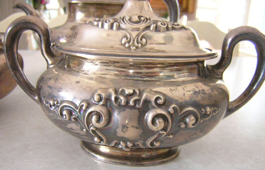 1256 (Sterling, Hollowware) Sugar Bowl & Lid by Alvin-1