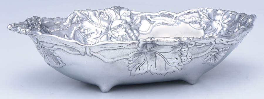 Grape (Aluminum, Hollowware) 12" Oval Vegetable by Arthur Court-1