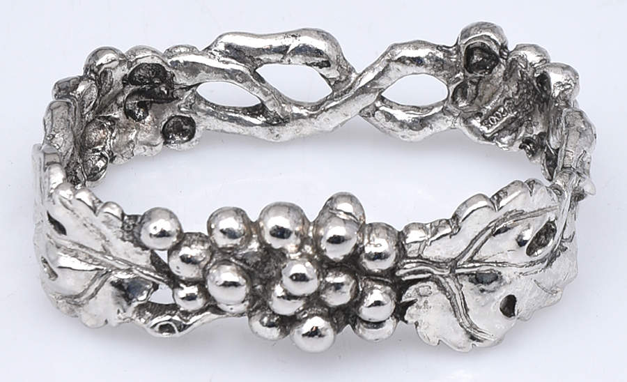 Grape (Aluminum, Hollowware) Napkin Ring by Arthur Court-1