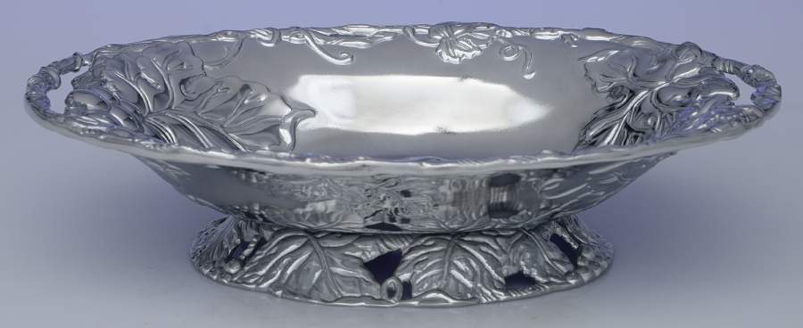 Grape (Aluminum, Hollowware) 11" Oval Vegetable Bowl by Arthur Court-1