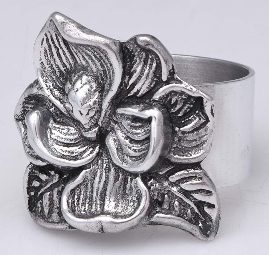Magnolia (Aluminum, Hollowware) Napkin Ring by Arthur Court-1
