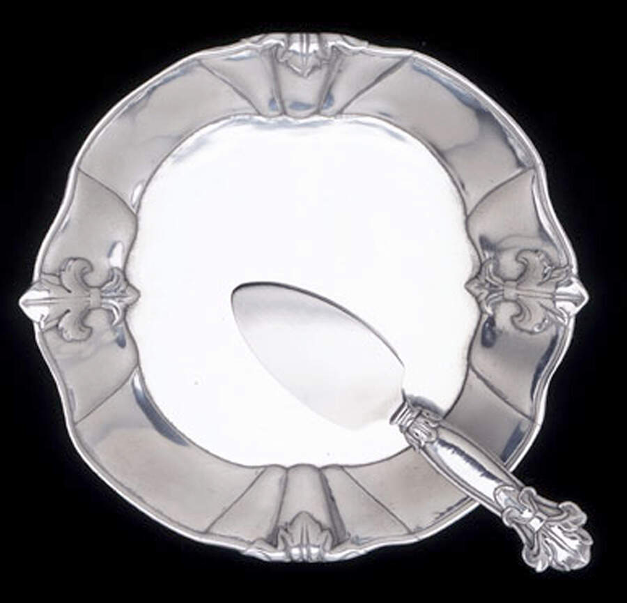 Fleur de Lis (Aluminum, Serveware) Cheese Plate W/Server (Chess + Plche) by Arthur Court-1