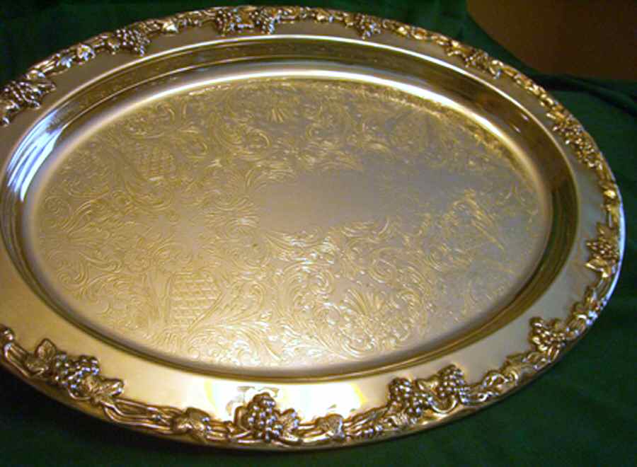 P668 (Silverplate, Hollowware) Silverplate Platter by Alvin-1