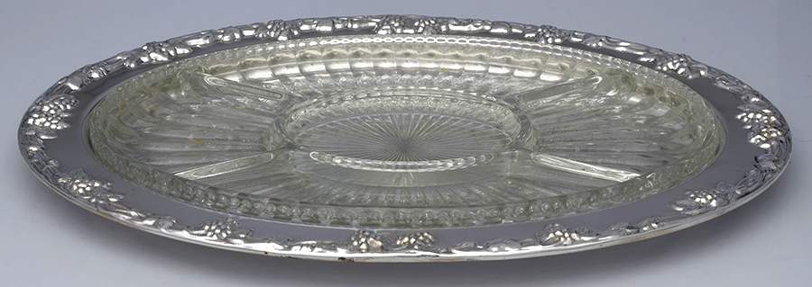 P668 (Silverplate, Hollowware) 5 Part Relish with Glass Liner(S) by Alvin-1